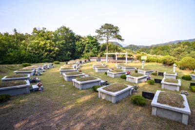 노근리평화공원 희생자 합동묘역 봉문