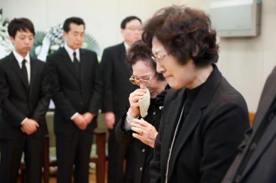 故 김영삼 前 대통령 서거 빈소를 찾은 유가족