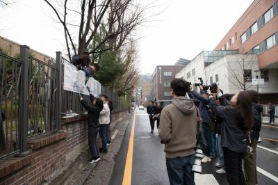 제22대 국회의원선거 벽보 첩부 및 취재 모습