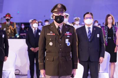 기념식에 참석한 로버트 에이브럼스 유엔군 사령관