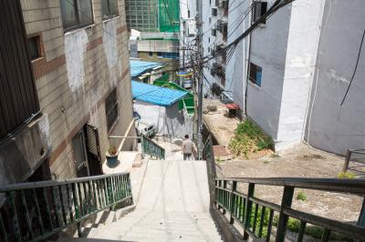 회현 제2시민아파트 외부 계단