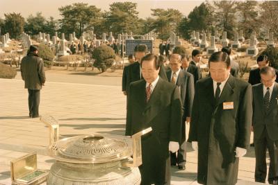 김영삼 대통령 3·1절 국립묘지 애국지사묘역 충렬대 참배