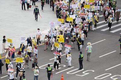 세계평화통일가정연합에 대한 일본 언론보도 항의 행진