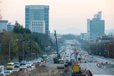 서초구 양재동의 양재대로