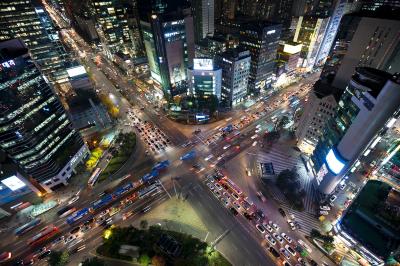 서초구 서초동 강남역사거리의 야경
