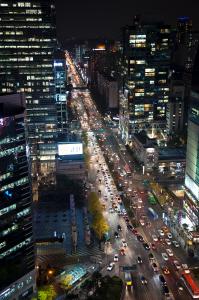 서초구 서초동 강남대로의 야경