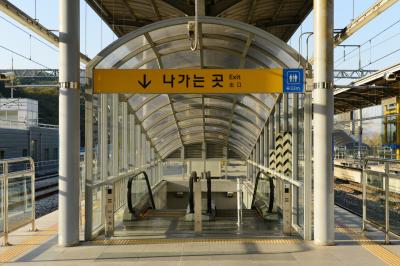 대성리역 출구 에스컬레이터