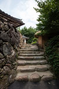 노태우 전 대통령 생가 돌계단과 석축