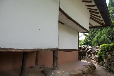 노태우 전 대통령 생가 사랑방과 돌담