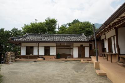 노태우 전 대통령 생가 바깥채와 안채