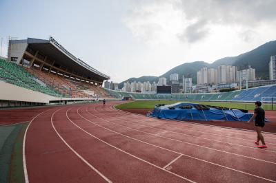 구덕운동장 주경기장 육상트랙