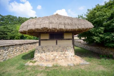 손병희 생가 광채 좌측