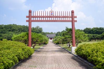 손병희 생가 홍살문