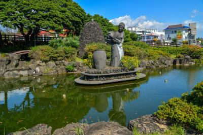 중문관광단지 물허벅을 등에 진 여인상