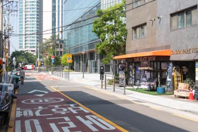 용산 하이브 사옥 인근 카페 전경