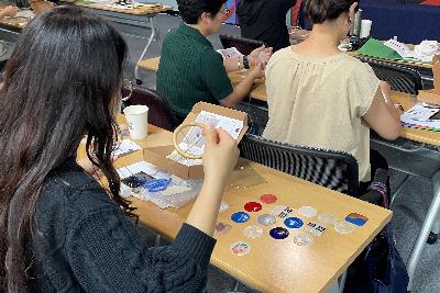 '태극기의 역사와 디자인' 태극기 자개 모빌 제작 체험