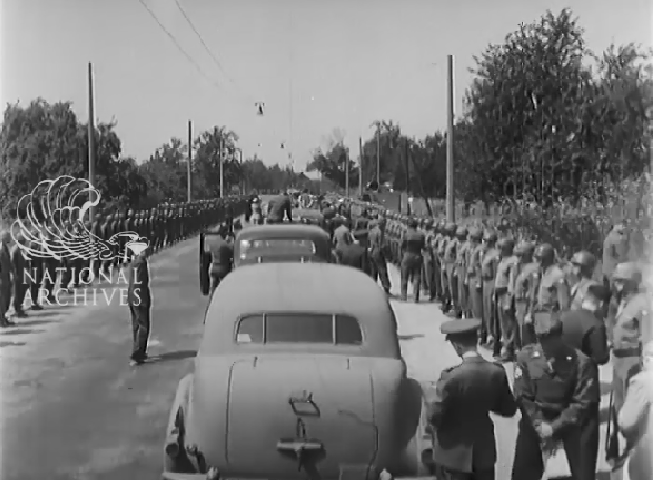 포츠담 회담장으로 들어서는 각국 대표